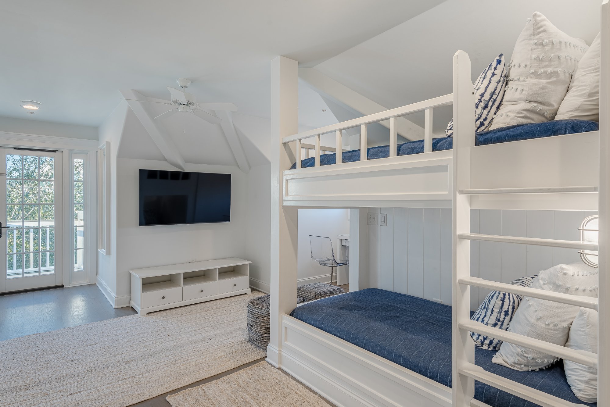 Custom bunk suite with 4 built-in bunks 59 W Water Street